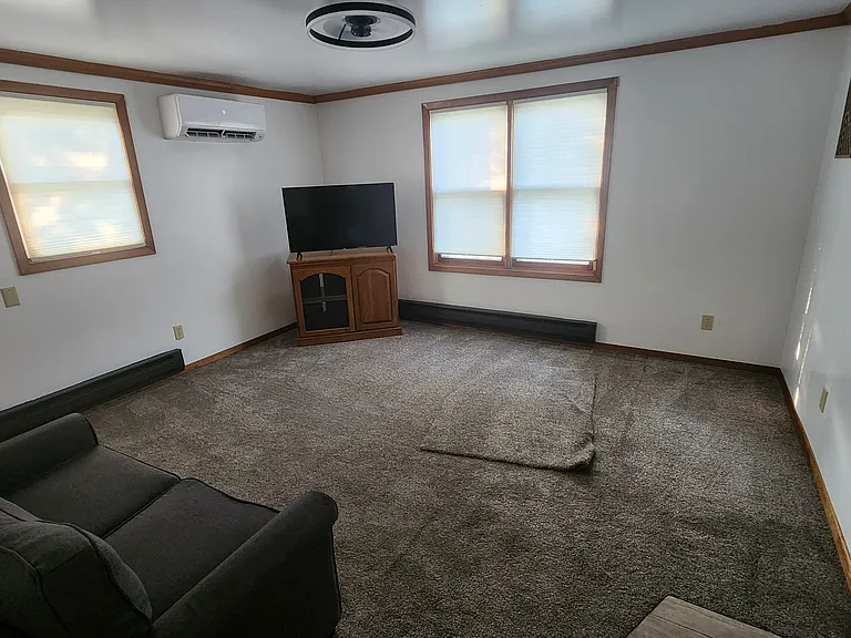 225 E Dakota St — Photo 7