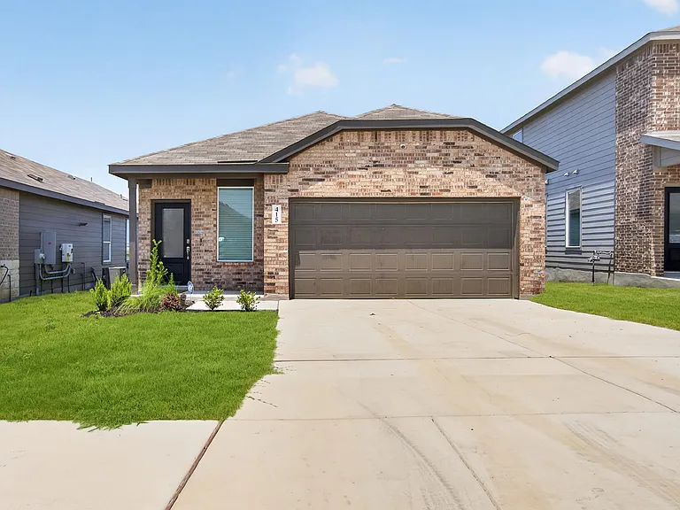 415 Kayden Ct — Photo 1