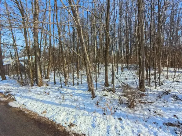 2620 Emerson Forest Pkwy, South Bend, IN 46614