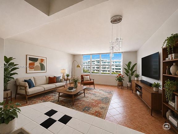 2nd image of 100 Lincoln Rd #631