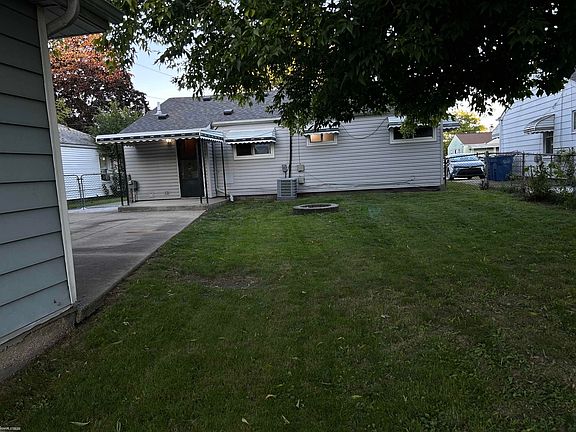 2nd image of 25193 Rosenbusch Blvd