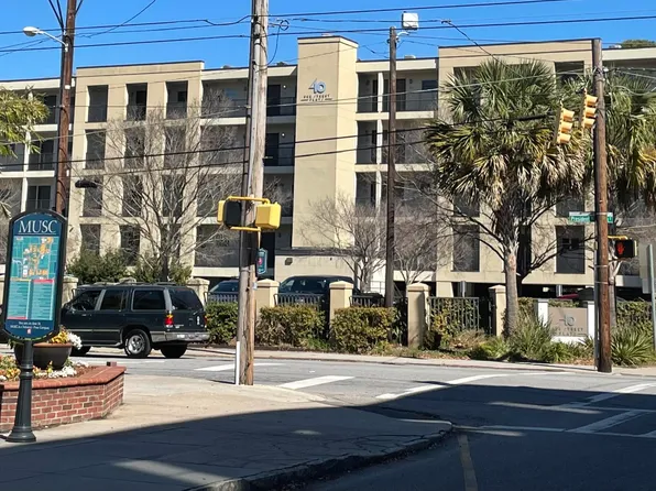 40 Bee St APT 306, Charleston, SC 29403