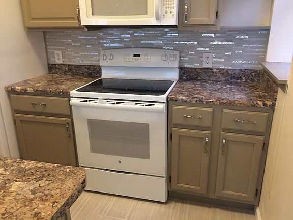 4th image of 3943 Botanical Ave #3943