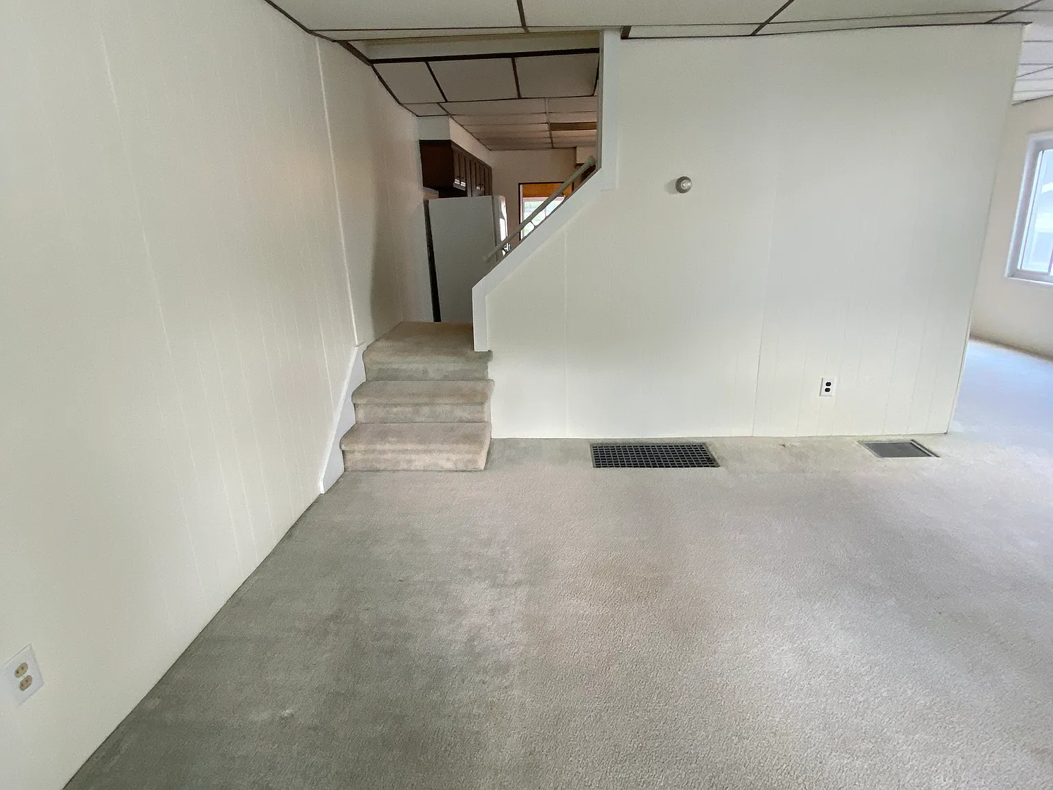 3 bed, 1100 sqft, $1,050 — Photo 4