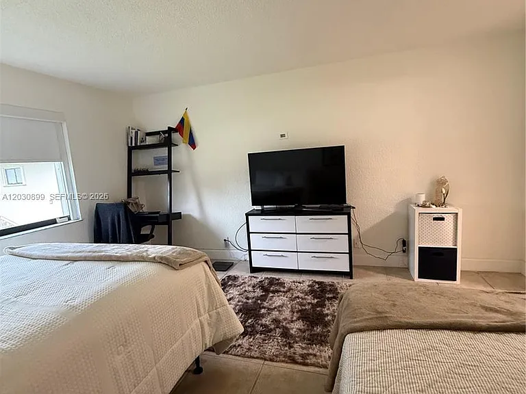16184 Laurel Dr #204 — Photo 32