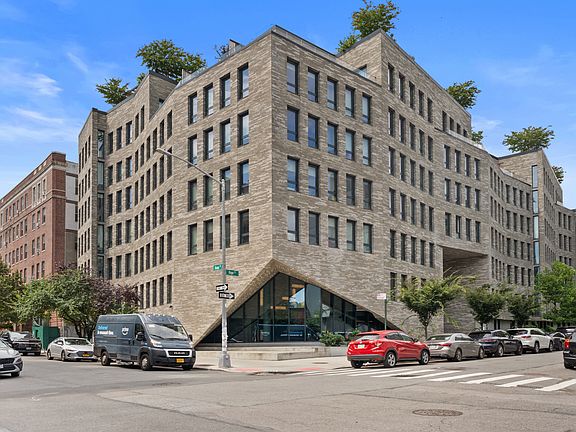 5th image of 130 Hope St APT 718