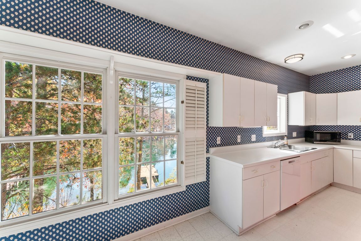 next background image