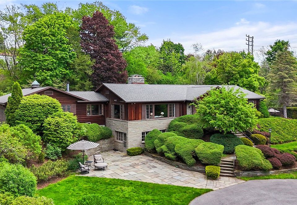 1st image of 615 Cayuga Heights Rd
