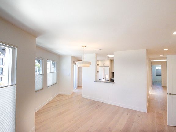 4th image of 8121 Camino Del Sol Unit 301