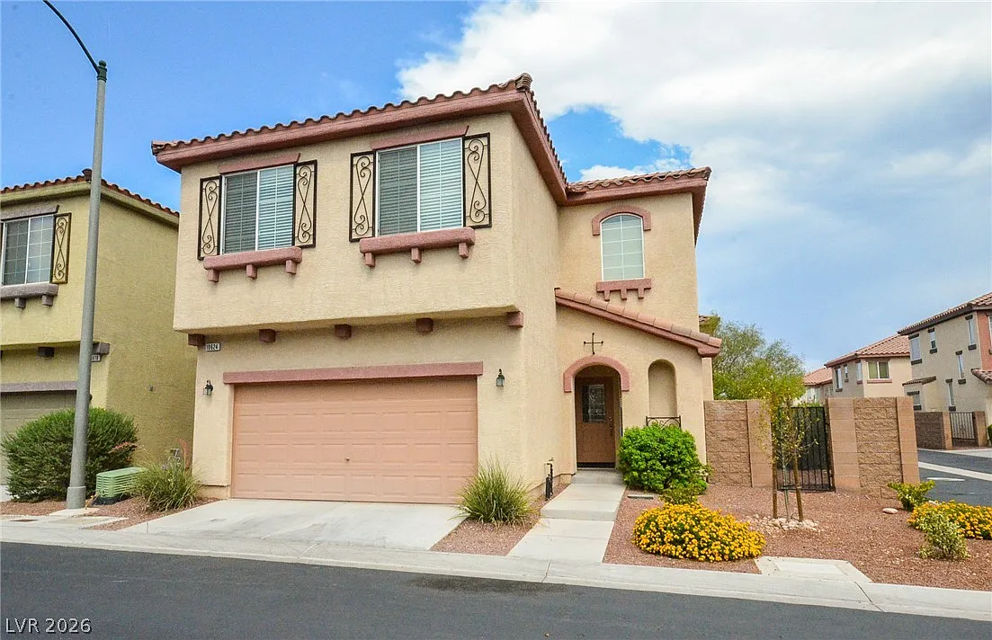 3 bed, 2.5 bath, 1733 sqft, $1,950 — Photo 1