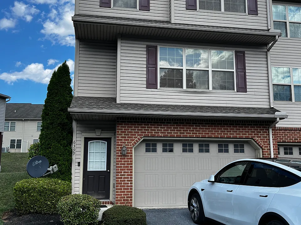 6399 Creekbend Dr