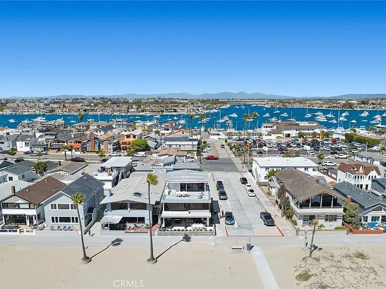 800 W Oceanfront — Photo 30