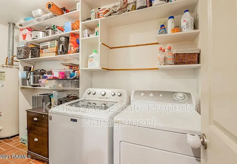 214 Dover Dr — Photo 12