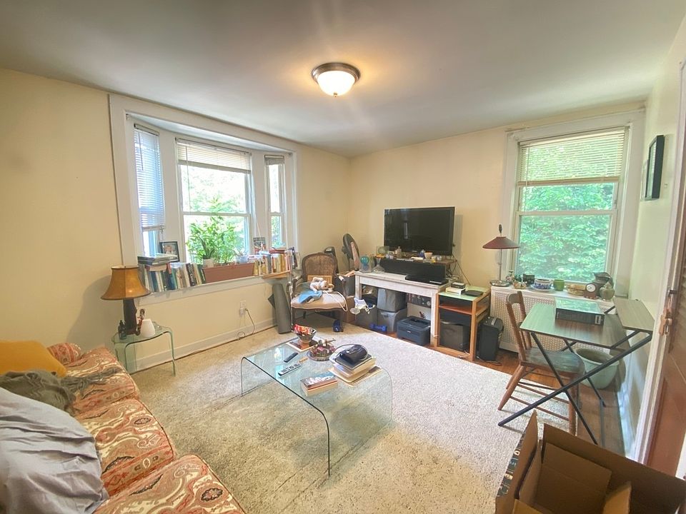 1st image of 3959 44th St #2R