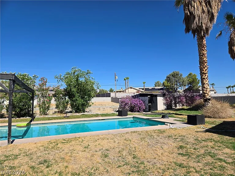 5945 N El Capitan Way — Photo 53