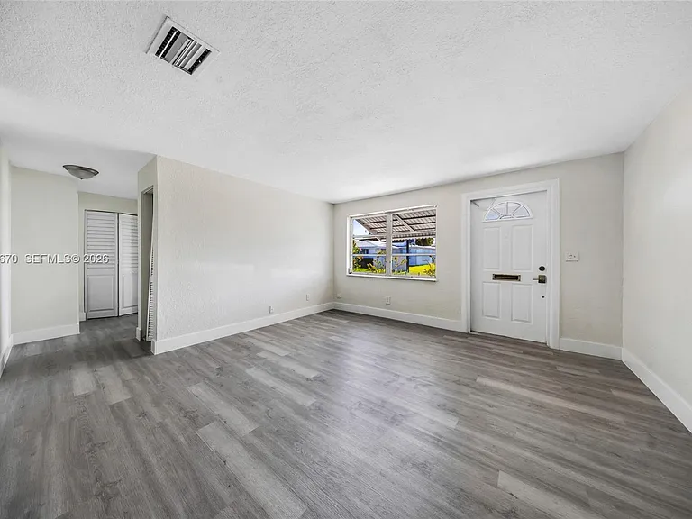 2520 NW 2nd Dr — Photo 8
