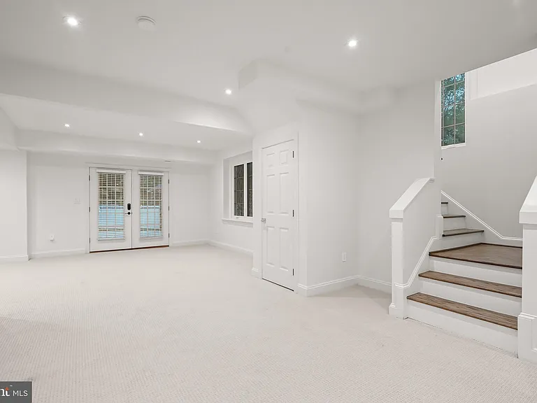 1404 Wynhurst Ln — Photo 12
