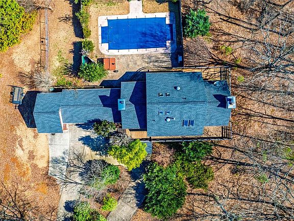 4th image of 110 Rathgeb Trl