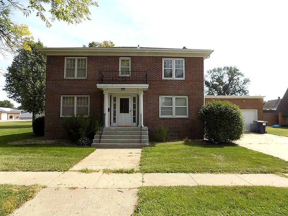 1st image of 440 6th St