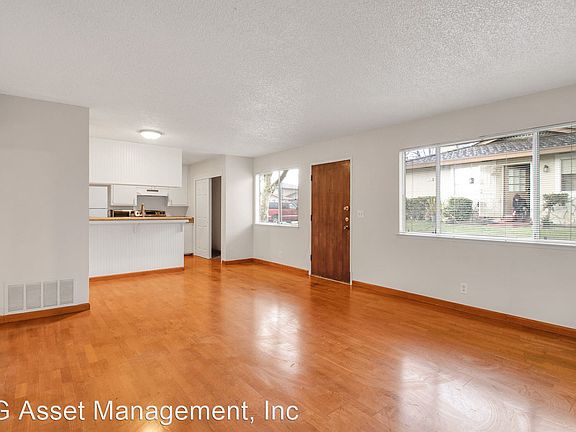 3rd image of 917 Gilchrist Walkway APT 1