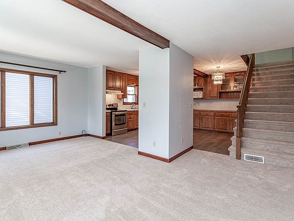 2nd image of 504 Park Ave