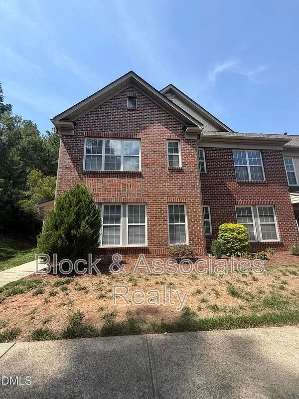 2 bed, 2.5 bath, 1500 sqft, $1,795 — Photo 1
