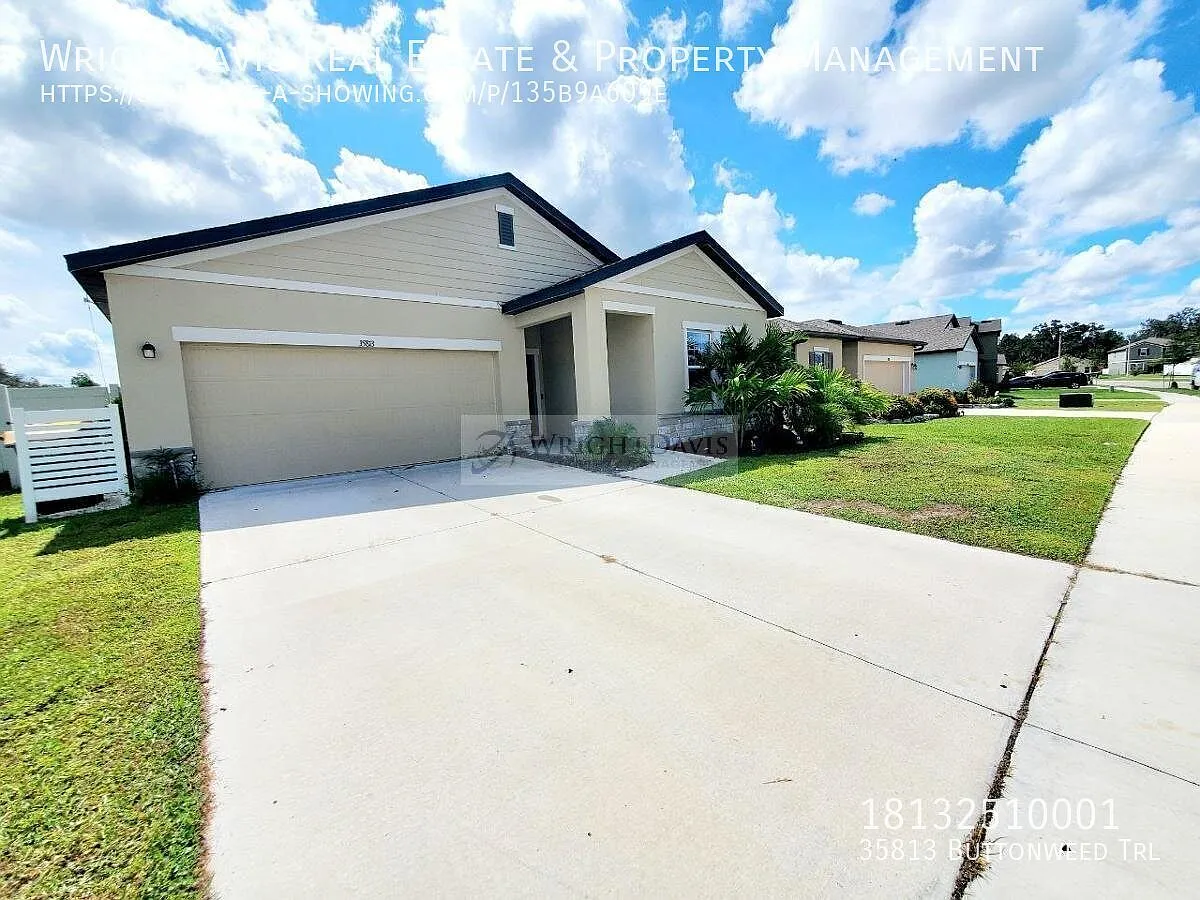 Beautiful 3BR/2BA Pond-View Home with Community Pool in Zephyrhills — Photo 2