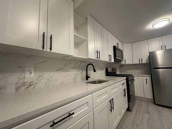 2nd image of 2384 Valentine Ave #1