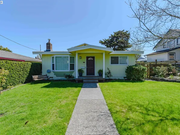 2477 Everett Ave, North Bend, OR 97459