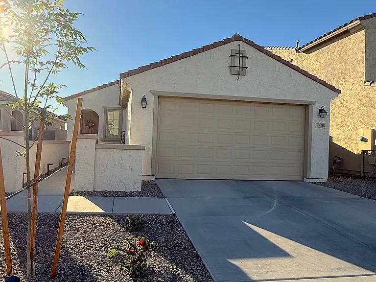 5508 N 176th Ln — Photo 1