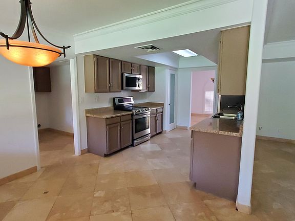 3rd image of 5107 E Windrose Dr