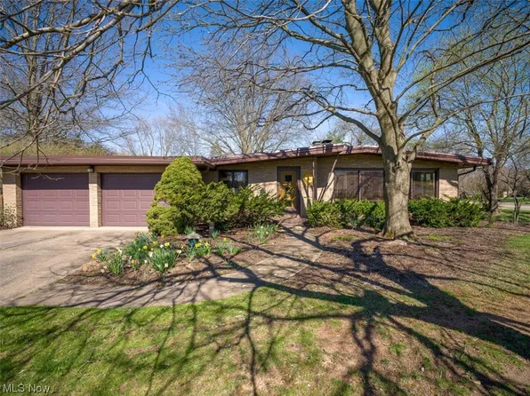 5222 Gardendale Ave NE, Canton, OH 44714