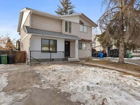 1051 Fonda Ct SE, Calgary, AB T2A 5S1