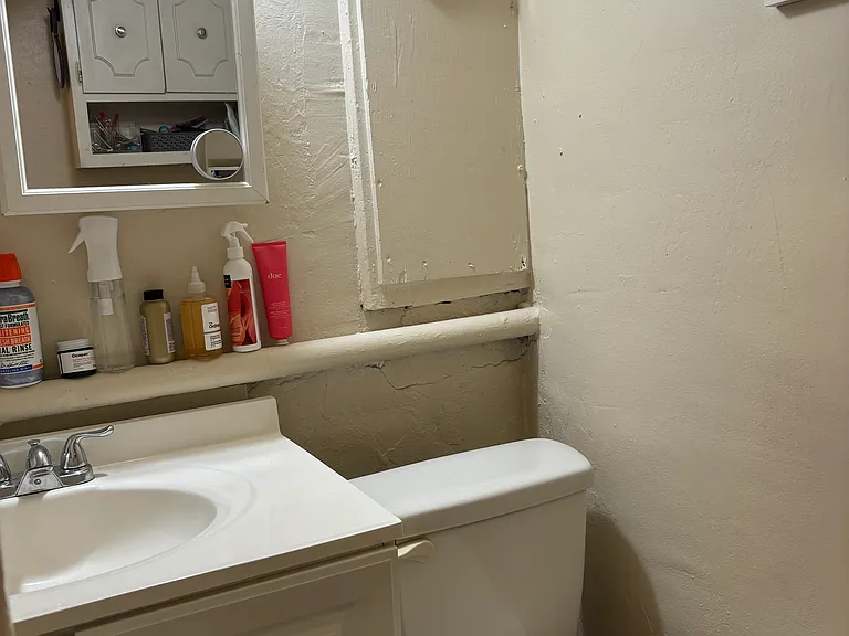 1518 N Van Buren St #A — Photo 9