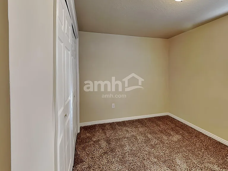 1881 N 660 W — Photo 14