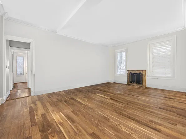 525 Park Avenue image 1 of 8