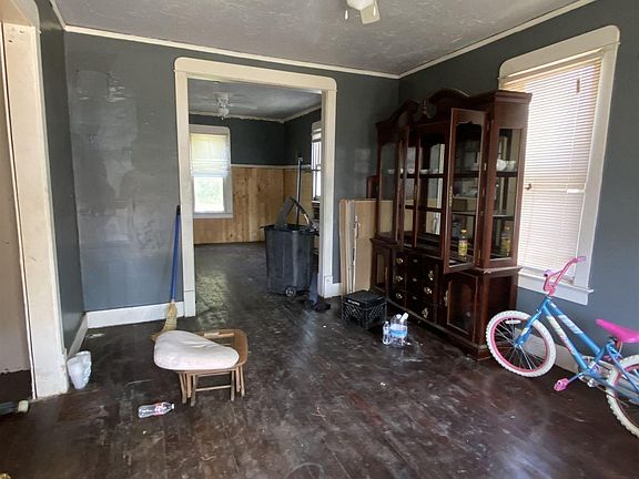 2nd image of 719 W Nowland Ave