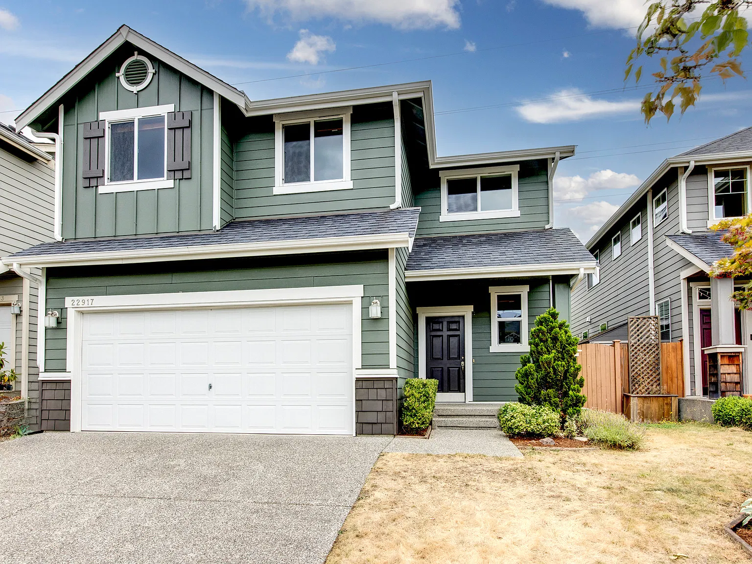 4 bed, 2.5 bath, 2298 sqft, $3,650 — Photo 2