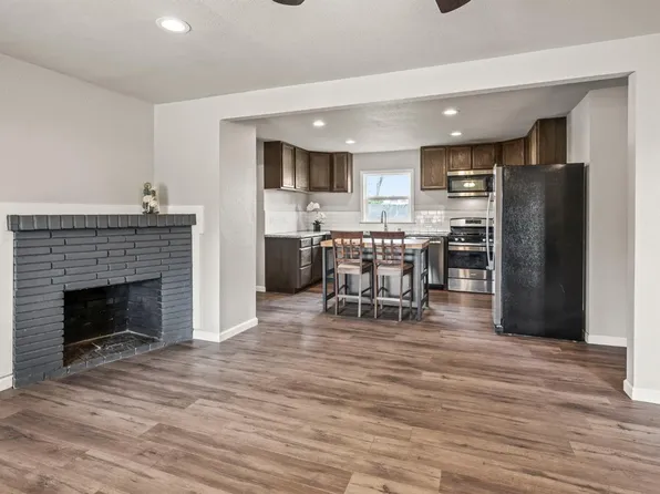 1893 16th St, Olivehurst, CA 95961