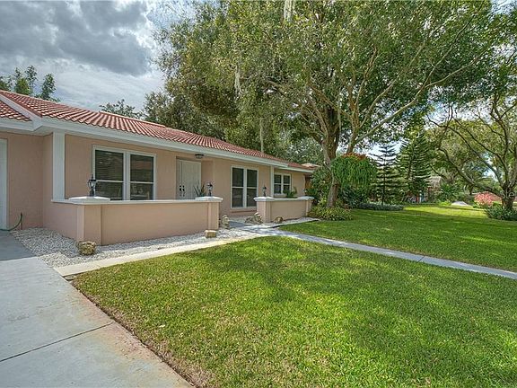 3rd image of 1220 La Brad Ln