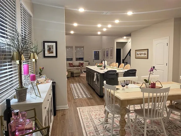 221 Travis Ln — Photo 4