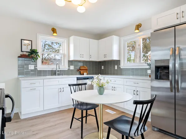 7712 Daffodil Dr, Louisville, KY 40258