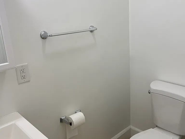 Bathroom 2-half