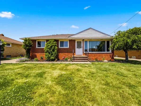 3308 Somia Dr, Parma, OH 44134