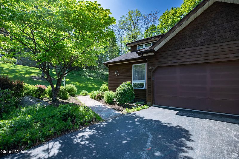 2nd image of 32 Lillian Lane