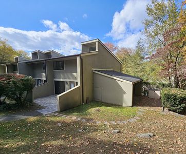 22 Clubhouse Dr #22, Woodbury, CT, 06798