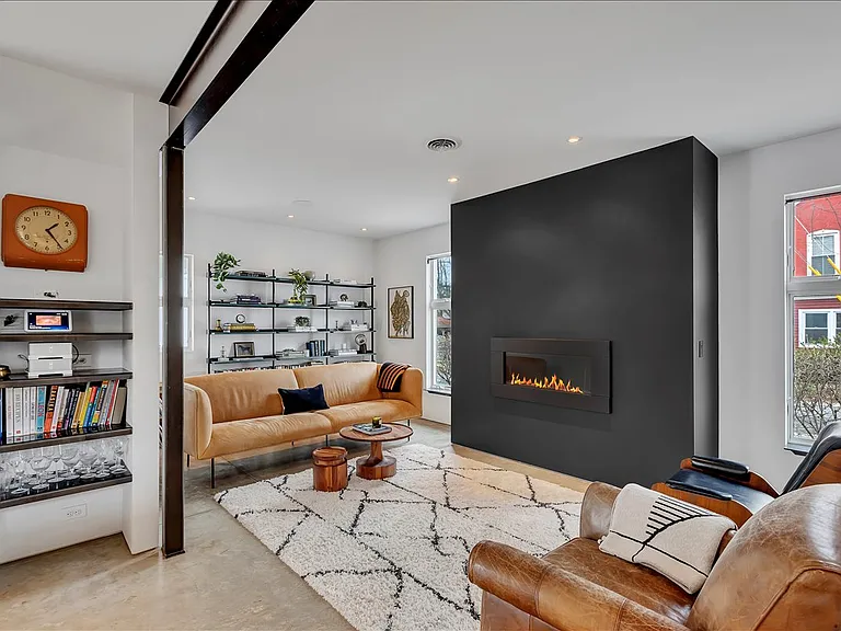18 Granite St — Photo 45