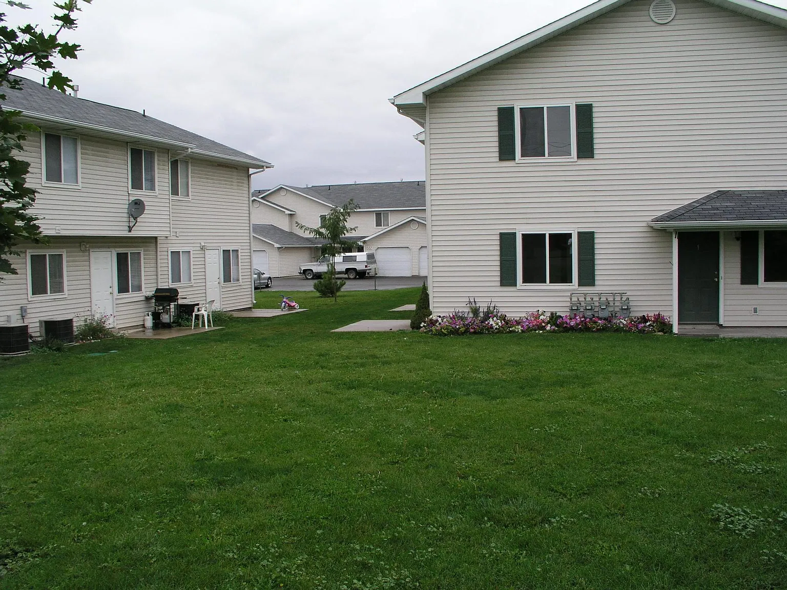 557 W 600 N — Photo 1
