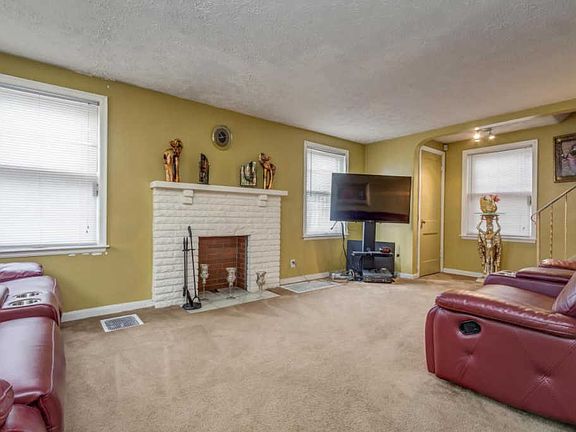 5th image of 2448 Bretton Pl