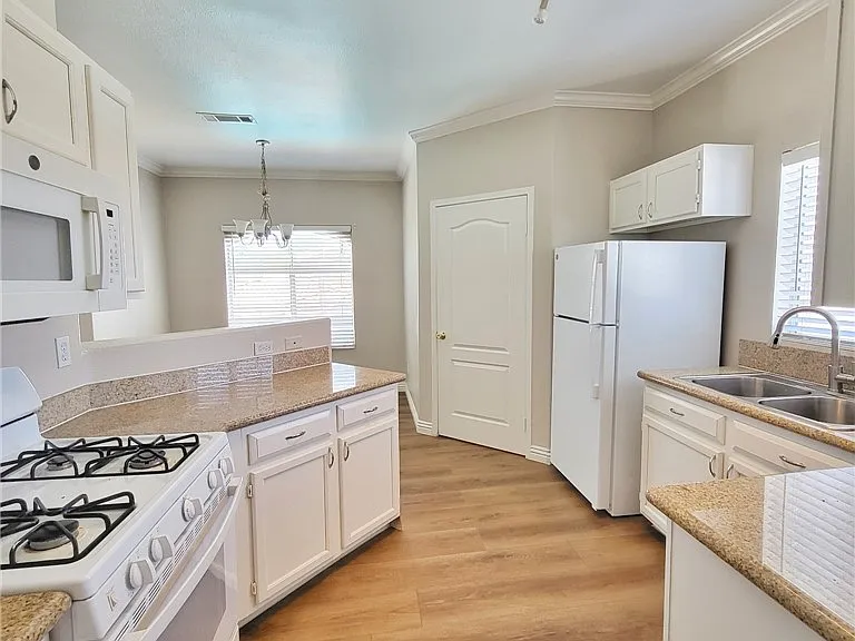 5525 W Flamingo Rd #2040 — Photo 4